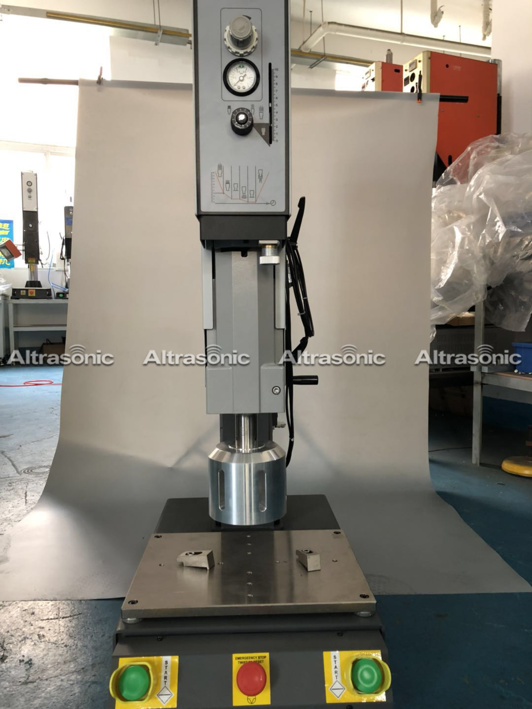 Working principle of ultrasonic welding machine